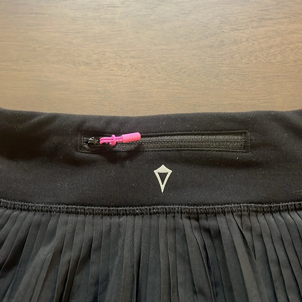 Ivivva Black Pleated Skorts size 8